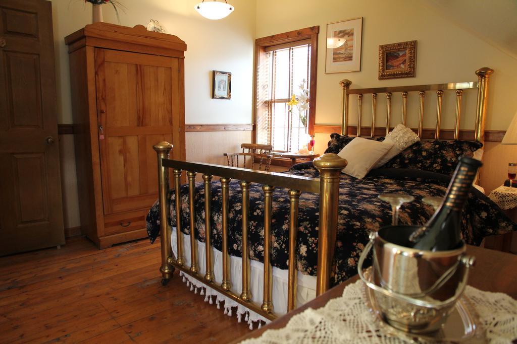B&B Les Deux Pignons Petit-Saguenay Rom bilde