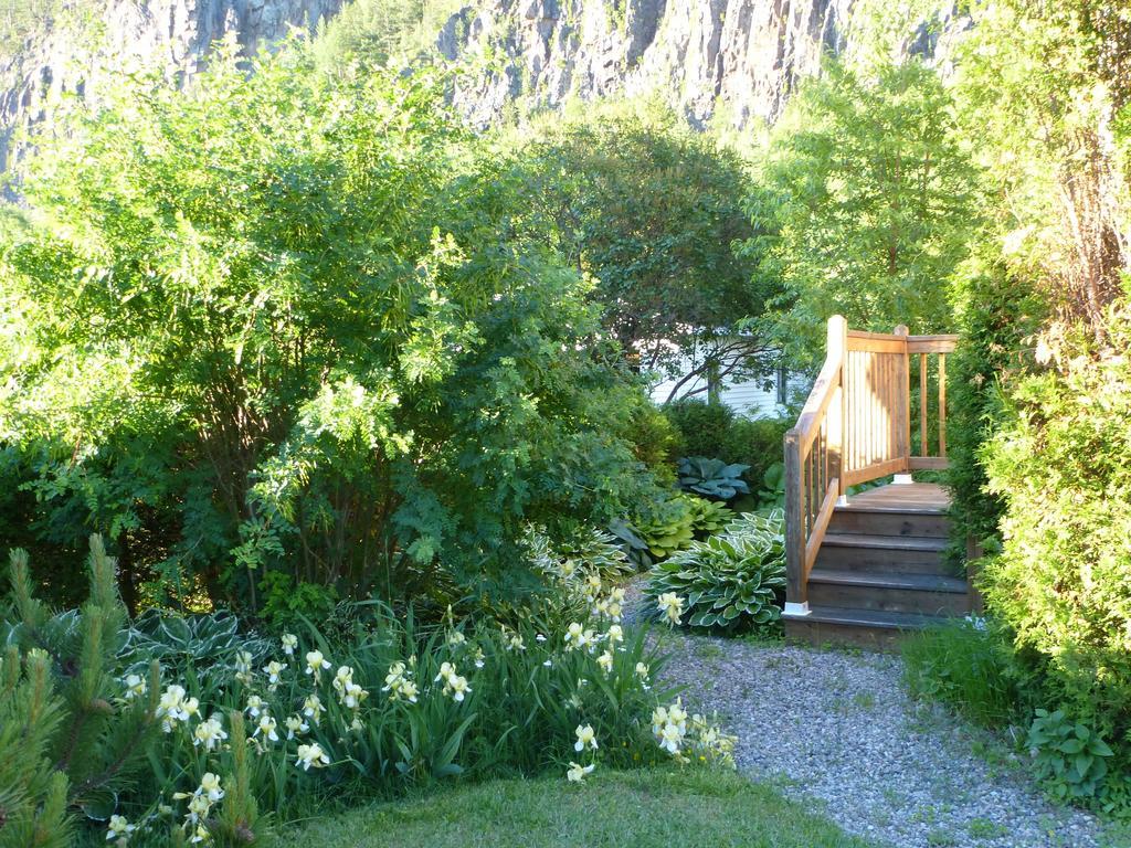 B&B Les Deux Pignons Petit-Saguenay Eksteriør bilde
