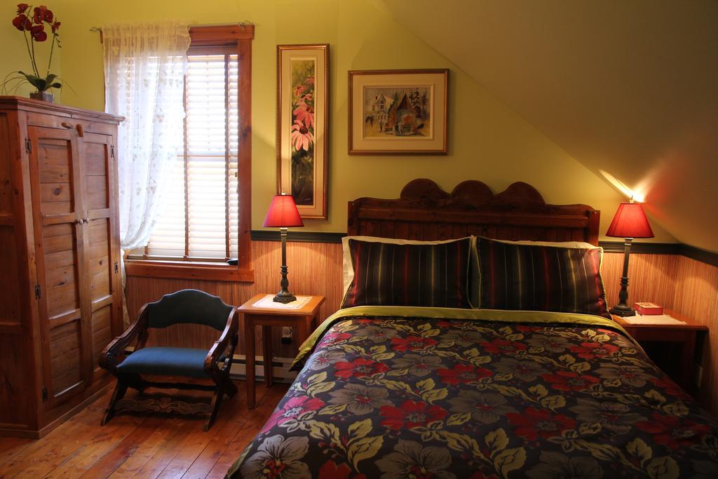 B&B Les Deux Pignons Petit-Saguenay Eksteriør bilde