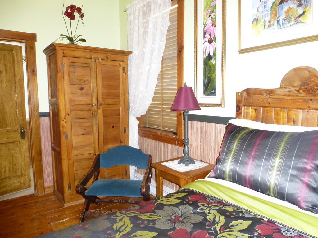 B&B Les Deux Pignons Petit-Saguenay Eksteriør bilde