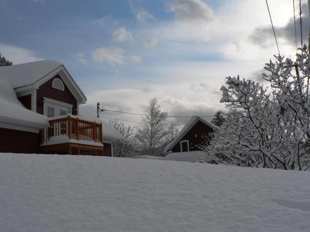 B&B Les Deux Pignons Petit-Saguenay Eksteriør bilde